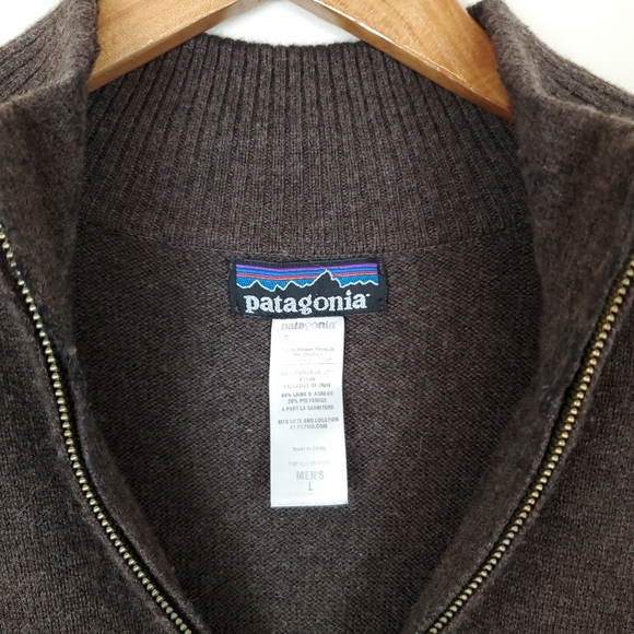 Patagonia Lambswool 1/4 Zip Pullover Sweater - Picture 3 of 9